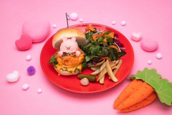 あさみみはさまれバーガー税込1,760円(C)2021,2023 Adavito Inc.