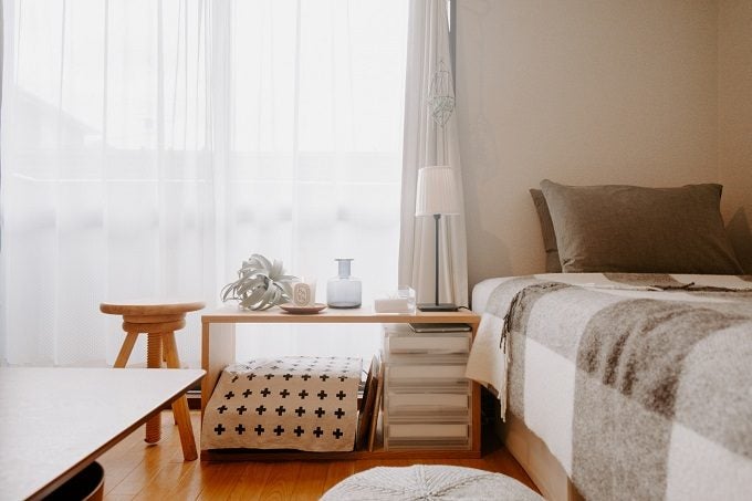 小物でおしゃれ度アップ 素敵なベッドまわりのインテリア実例 モデルプレス