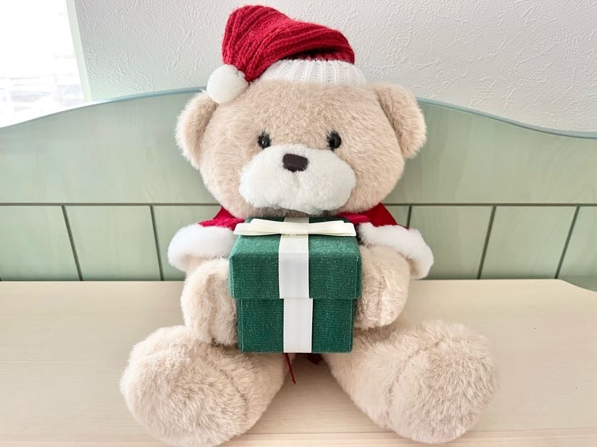 【本音レビュー】3COINSの「プレゼントボックス付きくまサンタ」、クリスマス過ぎても使えそう？