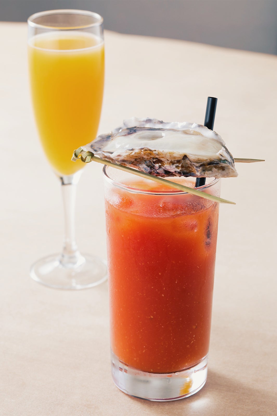 ブラッディマリー（Star of the Sea）とミモザ／画像提供：オーイズミフーズ