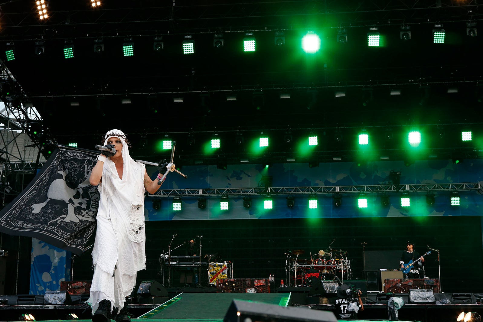 VAMPS（画像提供：avex）