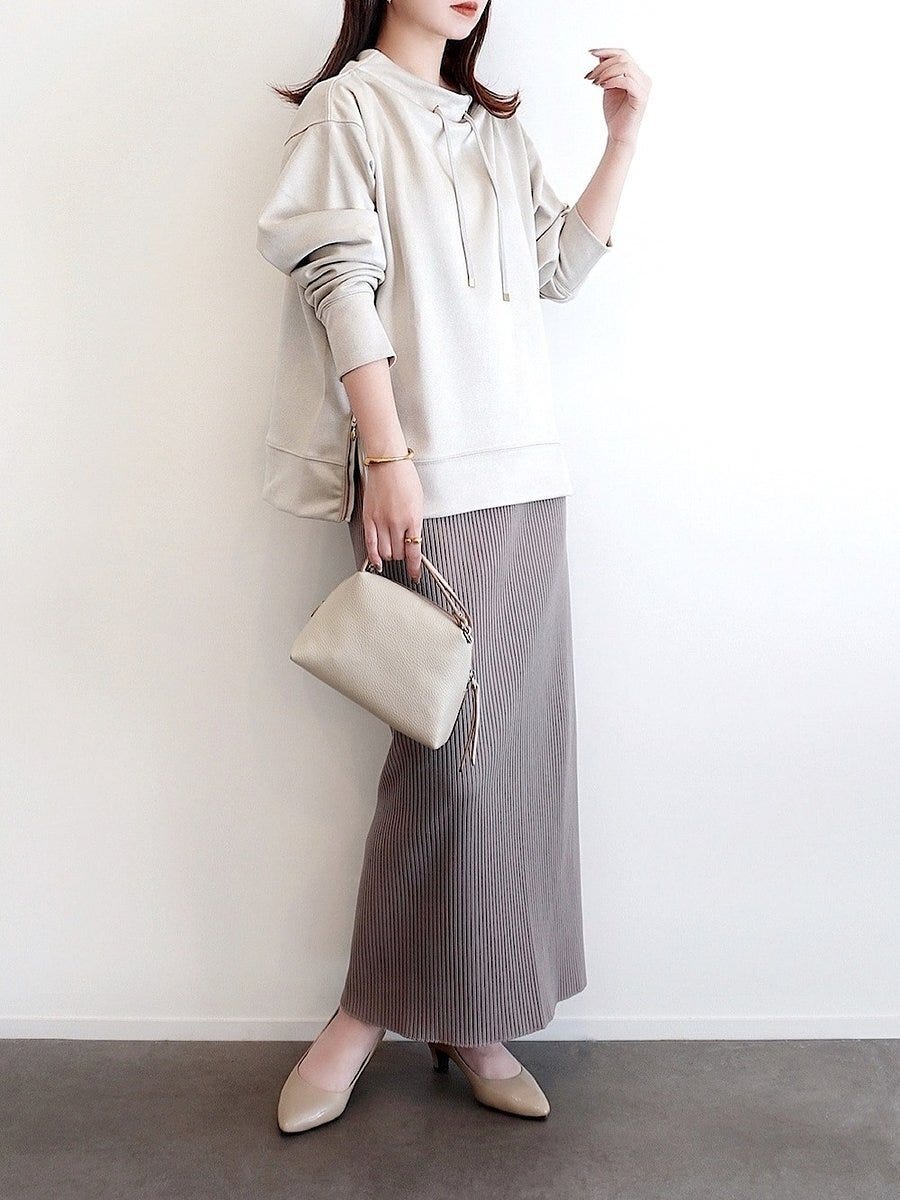 スウェット×スカートコーデ3