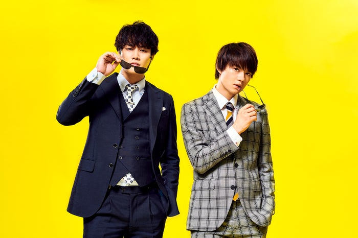 鈴木伸之&佐野勇斗 (C)「俺たちはあぶなくない」製作委員会・MBS