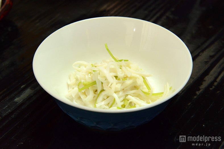 付き出しのイカの酢の物