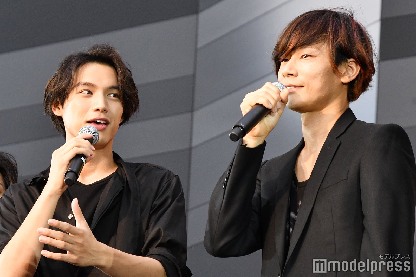 福士蒼汰、川上洋平 （C）モデルプレス