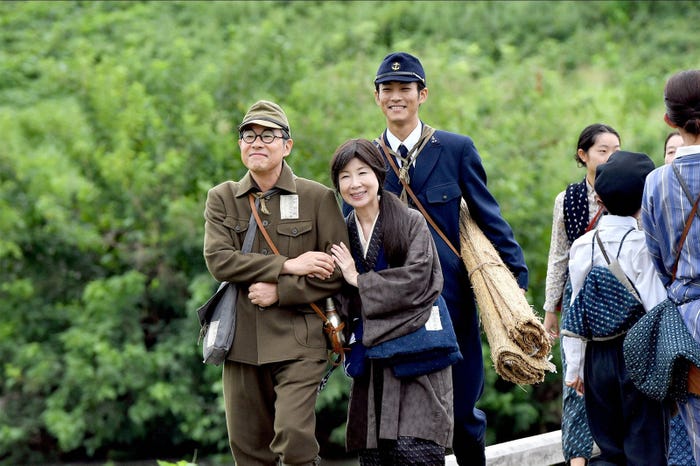 田口トモロヲ、伊藤蘭、松坂桃李/「この世界の片隅に」第6話より(C)TBS