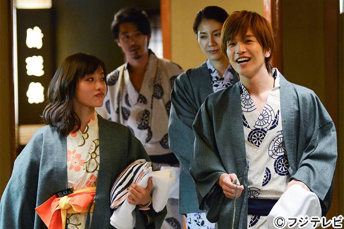 (前列左より)石原さとみ、岩田剛典(後列左より)平山浩行、松下奈緒/「ディア・シスター」第6話より