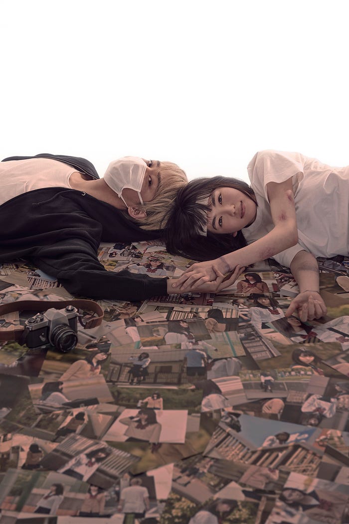 (左から)上杉柊平、山田杏奈(C)はくり/SQUARE ENIX・ABC TV