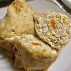 おうちにあるもので簡単に作れちゃう!?低カロリーな鶏ひき肉の油揚げ包み♡