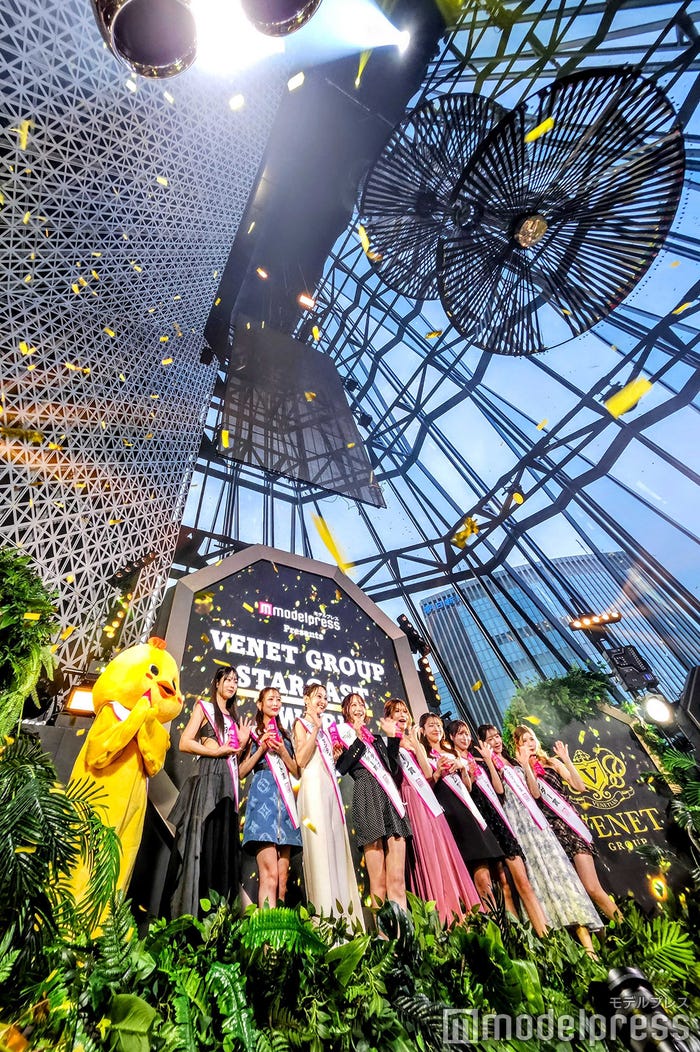「modelpress Presents VENET GROUP STARCAST AWARD 2025」受賞者(左から)あいか、ねおまる、楓、きこ、れみれみ、五十嵐美咲、みゆう、りん、はな、うみ(C)モデルプレス