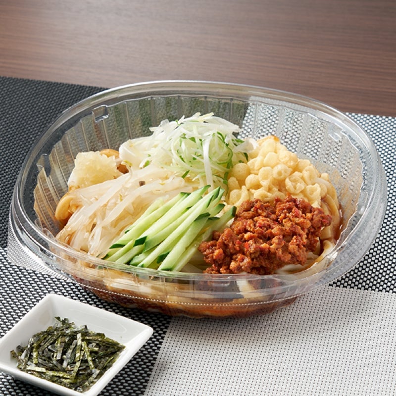 麺屋こころ監修　冷し台湾風まぜうどん（提供写真）