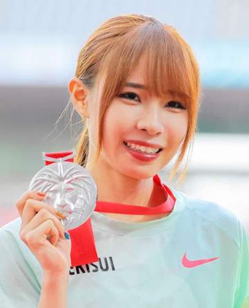 「ビジュが爆発してる」「超絶可愛すぎる」激走話題の26歳美女ランナー、雰囲気激変沖縄オフショットに反響「こんな美女がいたら景色も100倍良くなる」