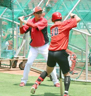 広島・新井監督 佐々木を指導「技術的に少しずつレベルアップしてきているから、おのずと数字もついてきている」【一問一答】