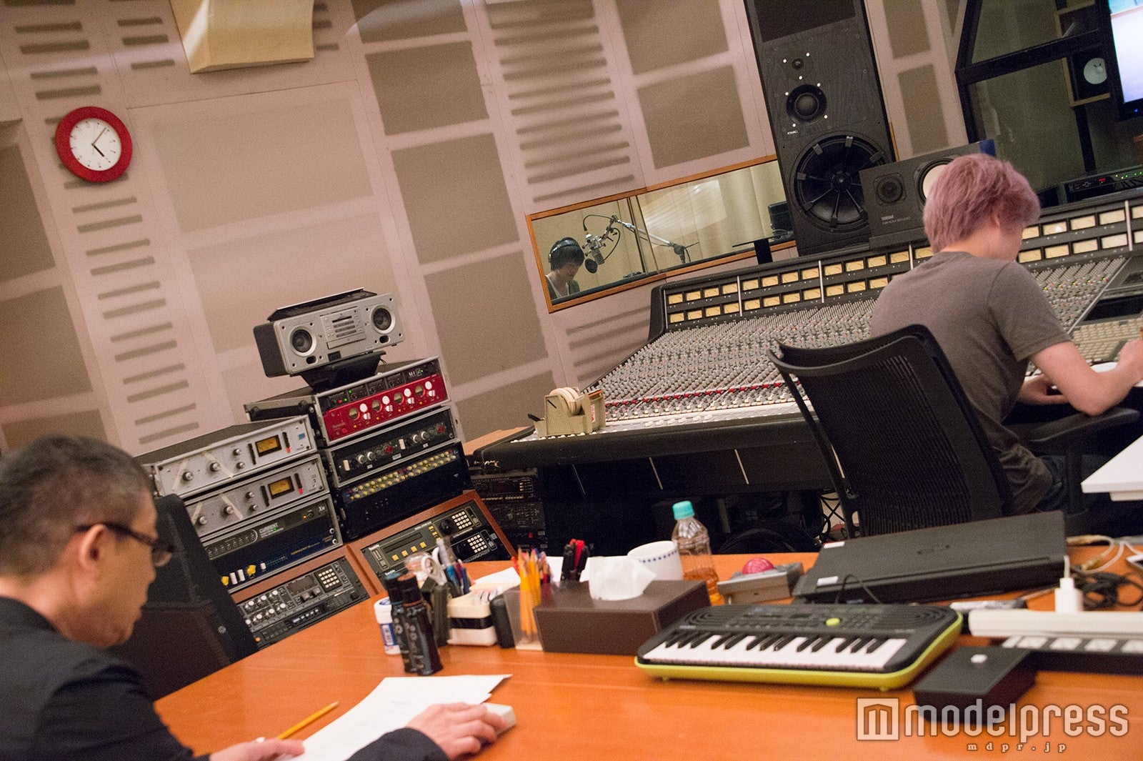 ポエトリーリーディング収録の様子 （C）モデルプレス