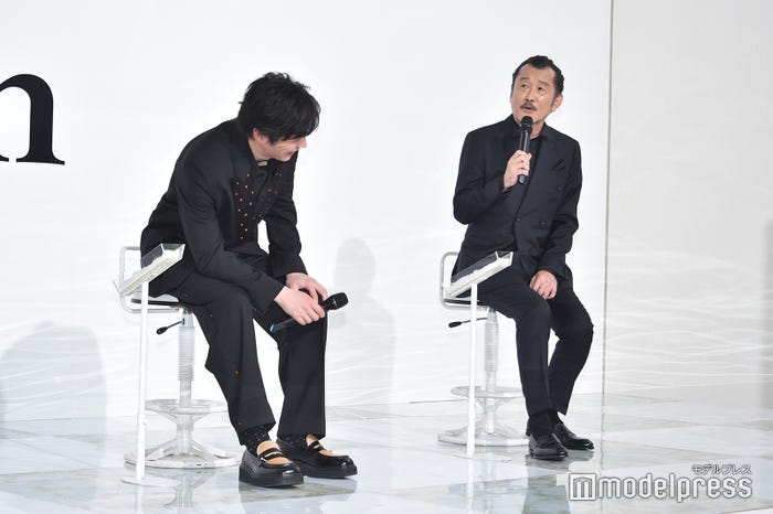 「おっさんずラブ」瑠東東一郎監督からの無茶ぶりにストレスを明かす吉田鋼太郎と笑いが止まらない田中圭(C)モデルプレス