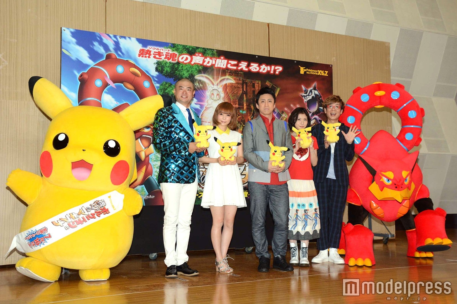 （左から）あばれる君、中川翔子、市川染五郎、松岡茉優、山寺宏一（C）モデルプレス