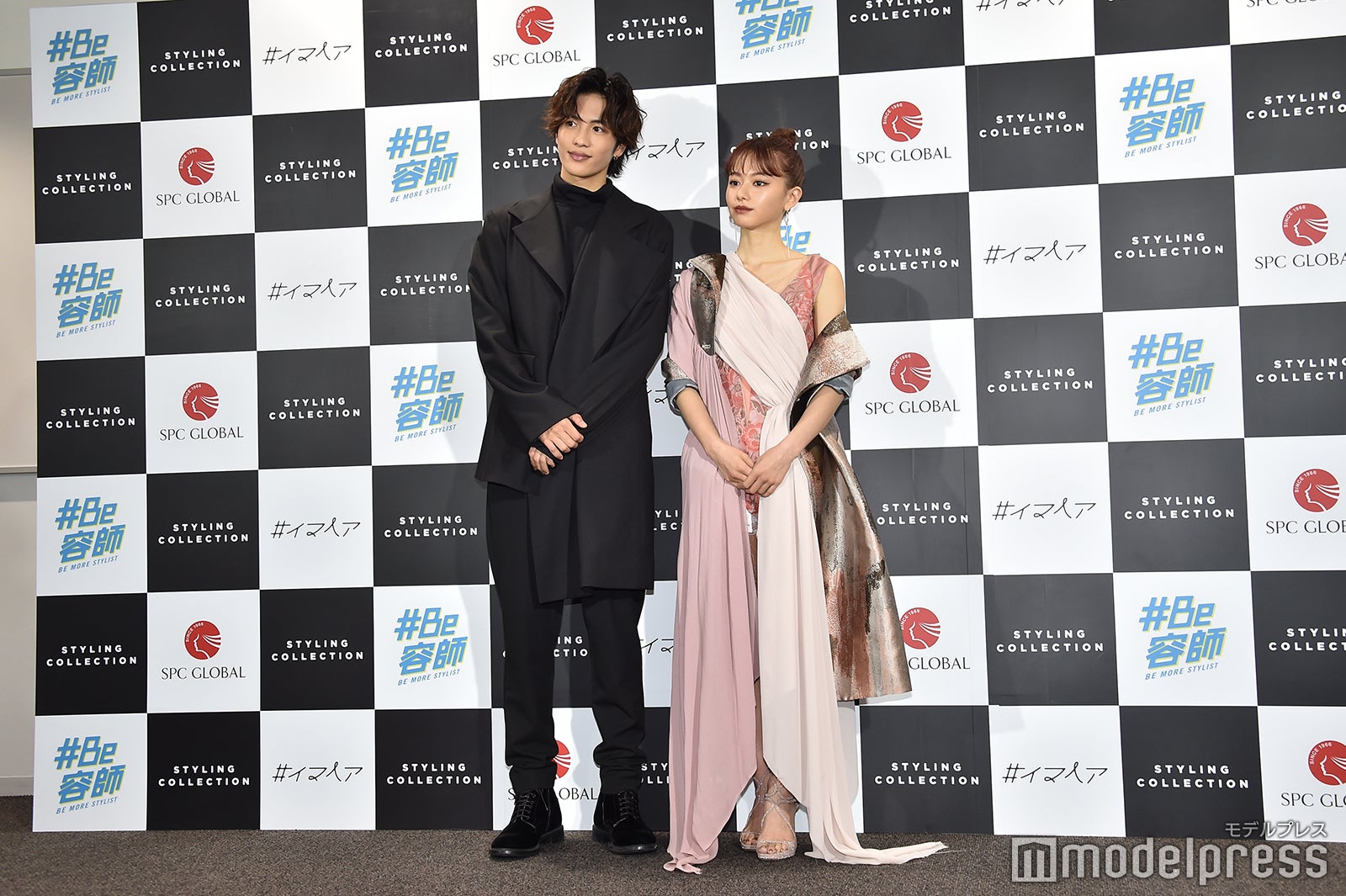 志尊淳＆山本舞香（C）モデルプレス