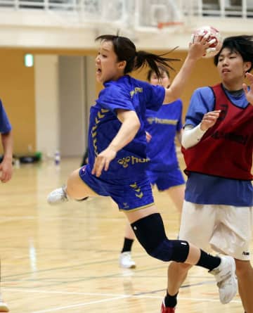 「秘密兵器です」福岡出身のハンドボール女子代表 近藤万春が大けが乗り越え狙う2大会連続五輪