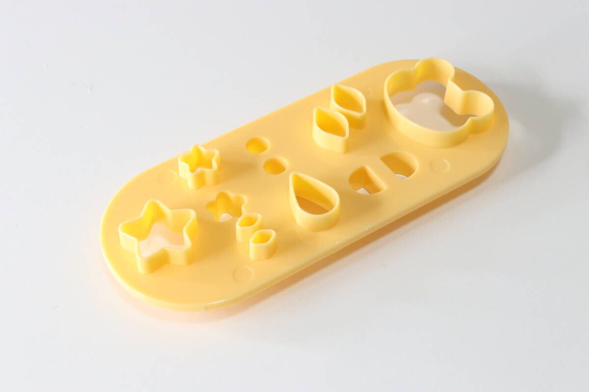 ダイソー 型抜きプレート ダイソーの型抜きプレート