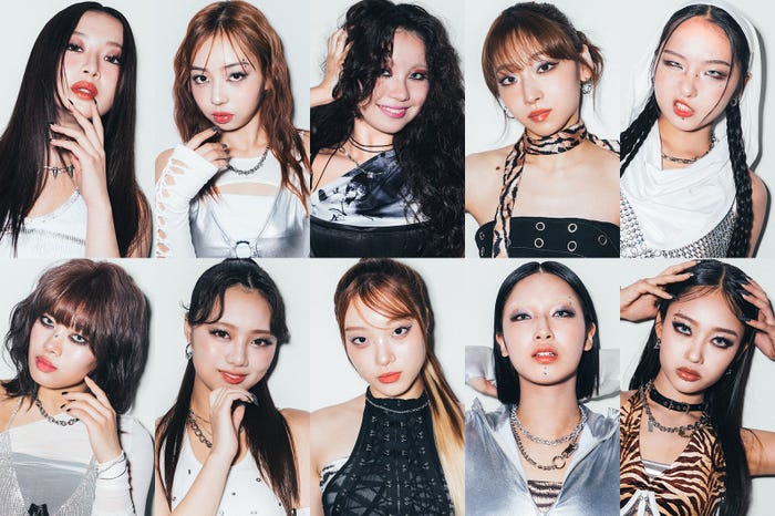 (上段左から)KOKO(ココ)、KOKONA(ココナ)、KOHARU(コハル)、JISOO(ジス)、CHIKA(チカ)(下段左から)NAOKO(ナオコ)、FUMINO(フミノ)、MAHINA(マヒナ)、MOMOKA(モモカ)、YURI(ユリ)