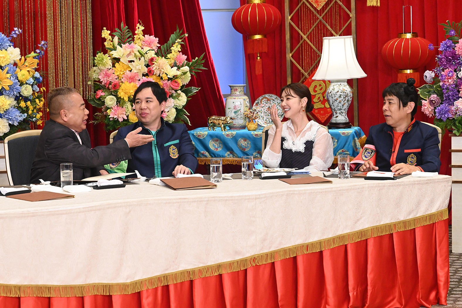 出川哲朗、せいや、倉科カナ、岡村隆史（C）日本テレビ