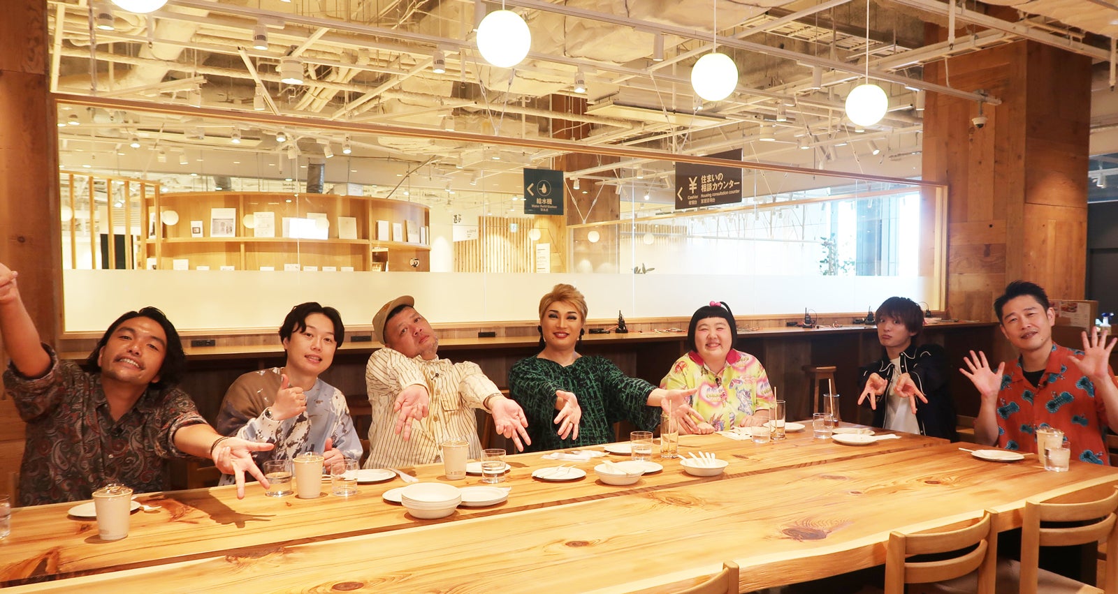 （左から）見取り図（盛山晋太郎、リリー）、くっきー！、ナジャ・グランディーバ、酒井藍、福本大晴、千葉公平（C）カンテレ