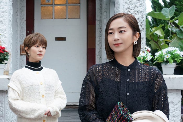 高畑充希、優香/「ムチャブリ! わたしが社長になるなんて」第2話より(C)日本テレビ