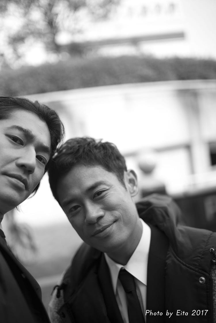 瑛太カメラマン がとらえた新ドラマ ハロー張りネズミ 舞台裏を公開 共演者たちの素顔たっぷり オフショット連載その1 モデルプレス 瑛太カメラマン がとらえた新ドラマ ハロー張りネズミ 舞台裏を公開 共演者たちの素顔たっぷり オフショット連載その1 モデルプレス