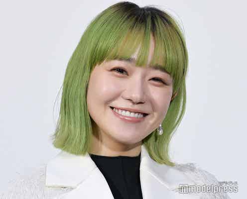 奈緒、“人生初”緑ヘアをお披露目「レタス頭が大切なビジュアル」撮影でのハプニングも明かす【東京サラダボウル】