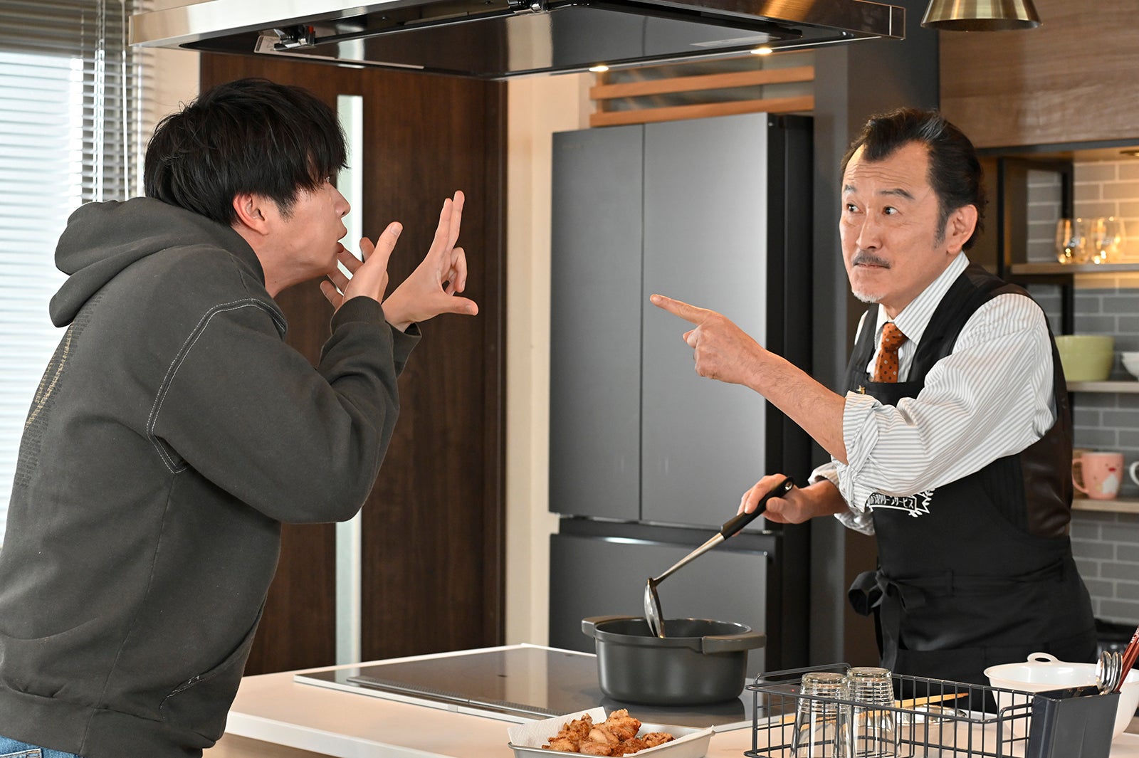 田中圭、吉田鋼太郎「おっさんずラブ-リターンズ-」第1話（C）テレビ朝日