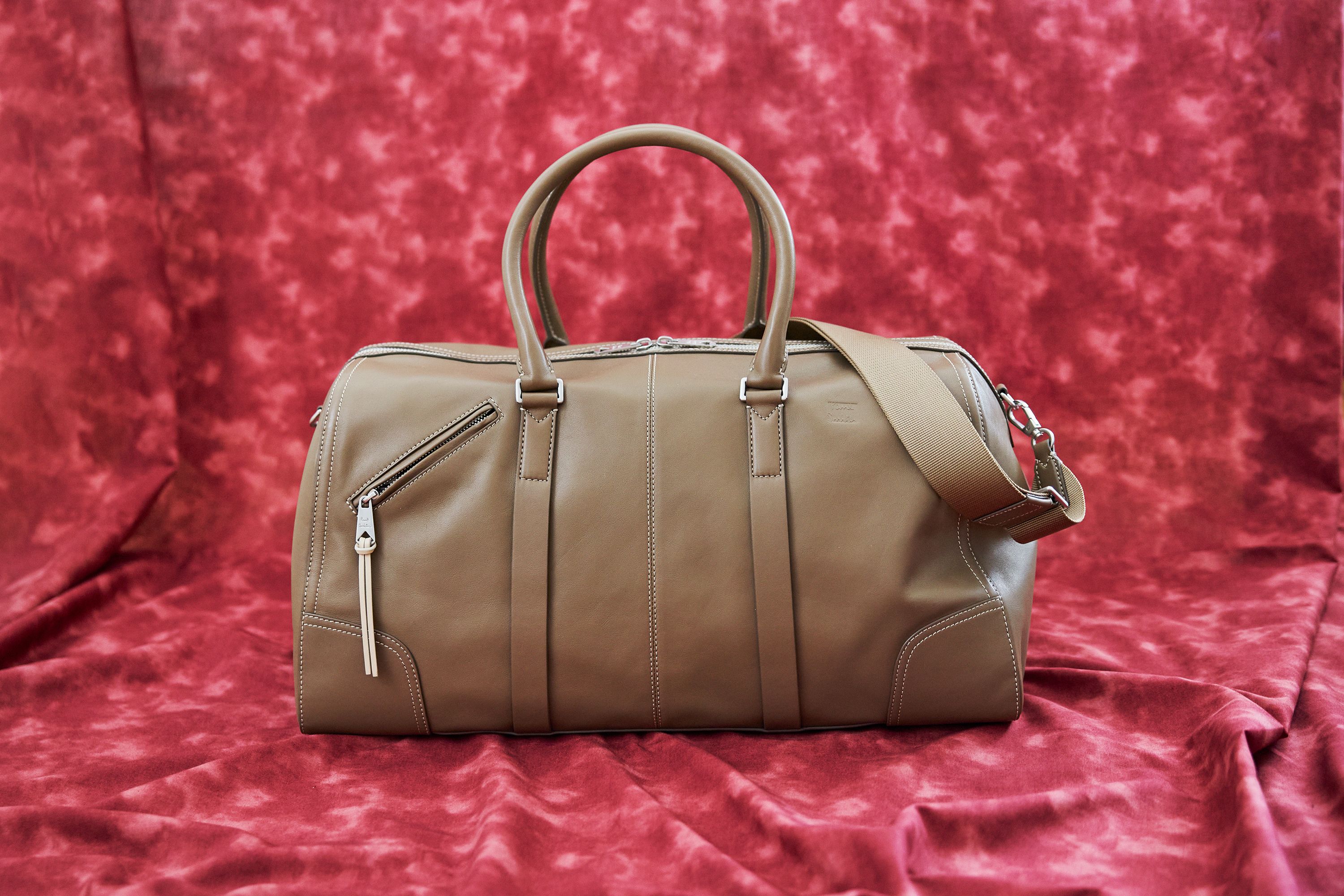 英国流モダンベーシックが映えるポール・スミス──2026年春、バッグと財布の最新事情