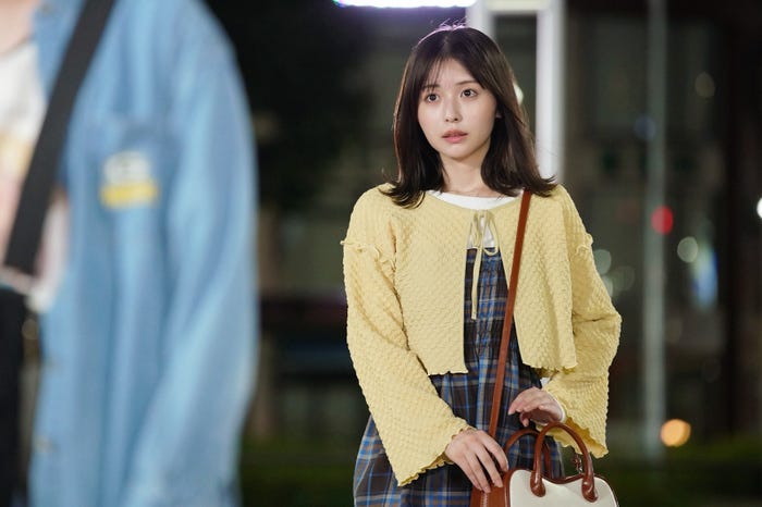 長濱ねる「若草物語―恋する姉妹と恋せぬ私―」第1話(C)日本テレビ