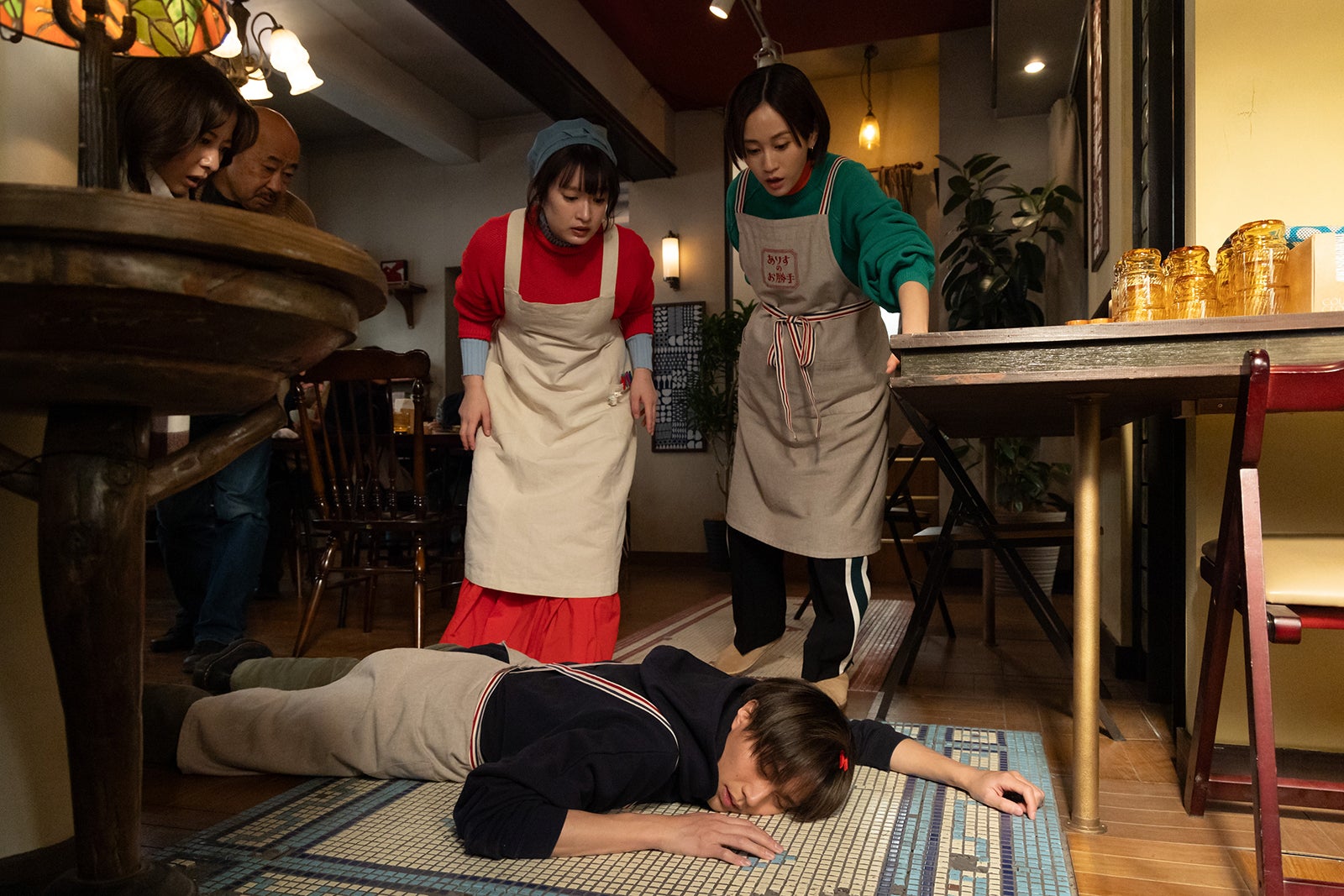 （左上から時計回りに）門脇麦、前田敦子、永瀬廉「厨房のありす」第5話より（C）日本テレビ