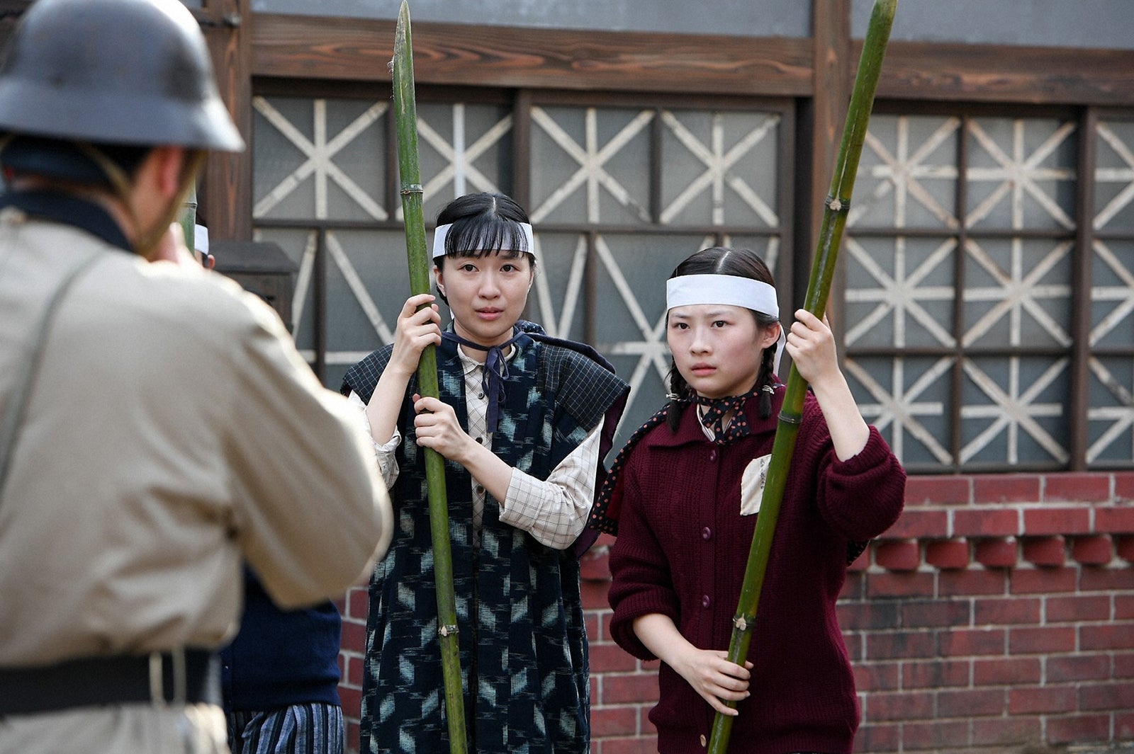 土村芳、伊藤沙莉／「この世界の片隅に」第4話より（C）TBS
