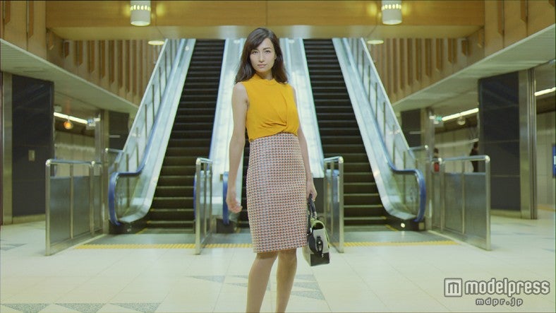 佐田真由美／新CM「オンナを遊べ！」篇より