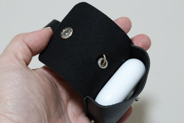 セリア ワイヤレスイヤホンケースホルダー サイズ感 セリア ワイヤレスイヤホンケースホルダー サイズ感