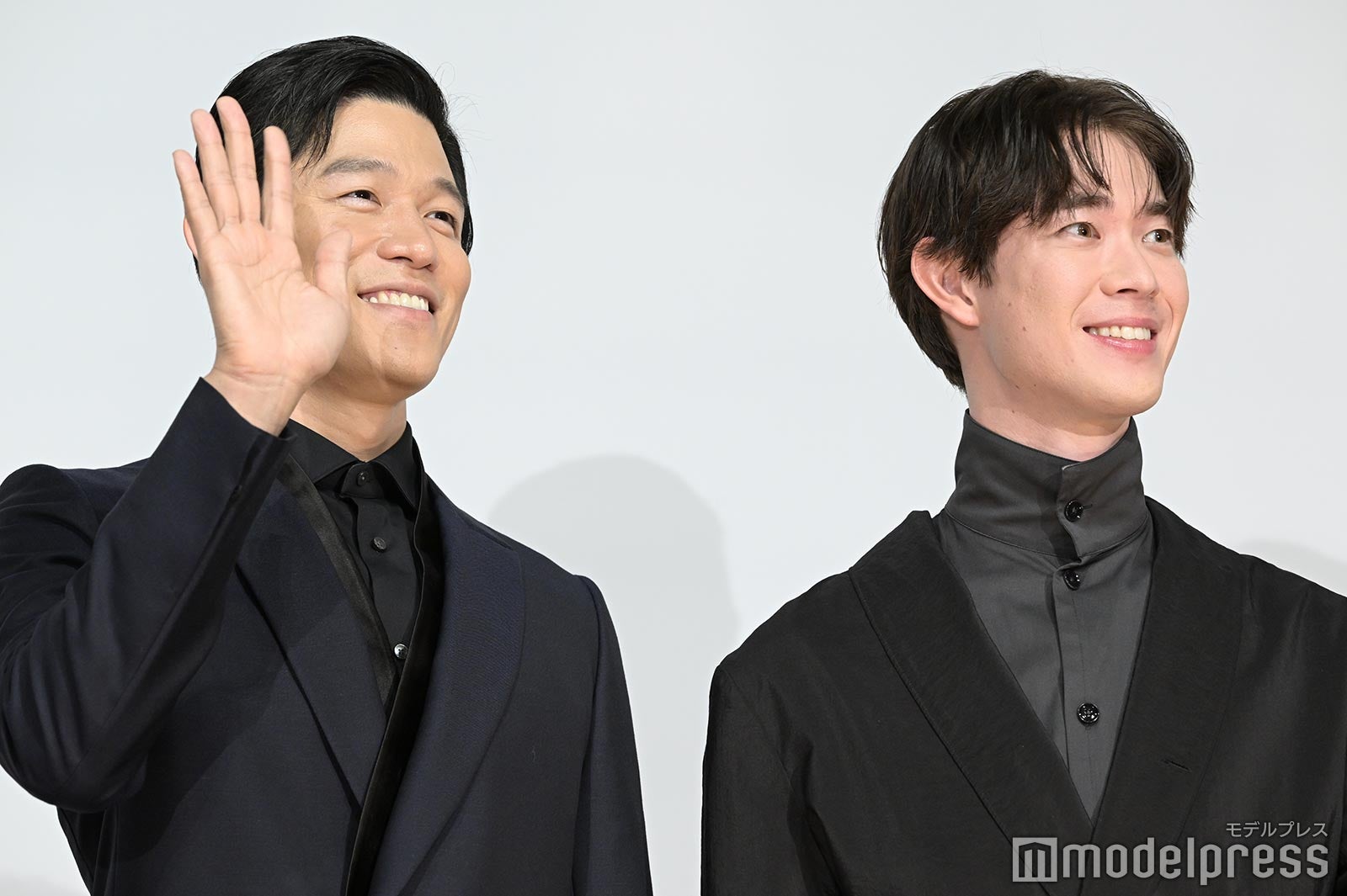 鈴木亮平、宮沢氷魚 （C）モデルプレス