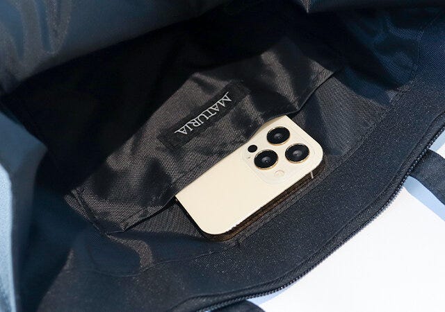 MATURIAの大人の上品マナーバッグの内ポケット
