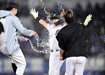 ロッテが2戦連続サヨナラ勝ちで交流戦勝ち越し決定＆5割復帰！山本大がサヨナラ打 ソトが6号同点弾で12球団本塁打を記録 先発広池は8回2失点