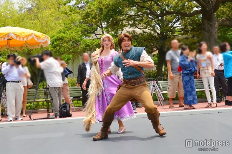 初登場のフリン・ライダー（右）とラプンツェル（左）／七夕グリーティング