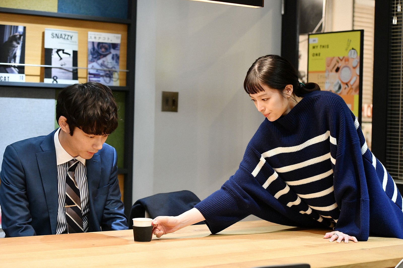 坂口健太郎、清野菜名／「婚姻届に判を捺しただけですが」第9話より（C）TBS