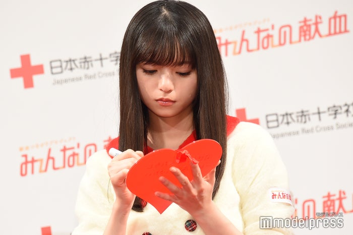 乃木坂46齋藤飛鳥ら サンタ風 衣装で登場 メンバーとのクリスマスの思い出明かす モデルプレス 乃木坂46齋藤飛鳥ら サンタ風 衣装で登場 メンバーとのクリスマスの思い出明かす モデルプレス