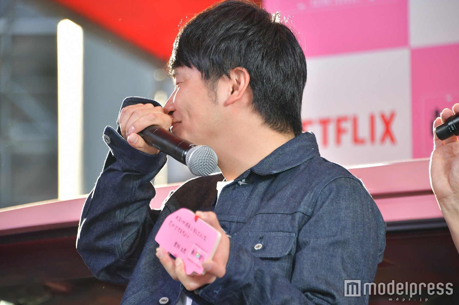 自分で発表して恥ずかしくなってしまった若林正恭 （C）モデルプレス