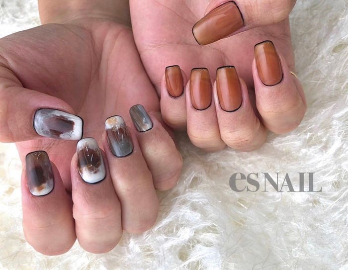 こなれ感アップの“アシンメトリーネイル”(画像提供:esNAIL)