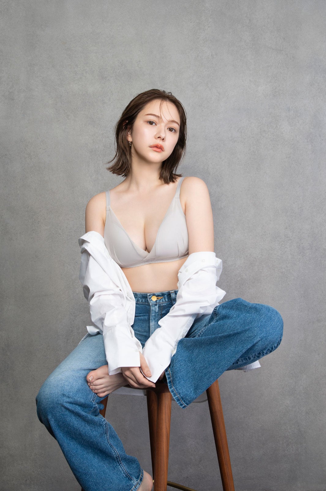 村重杏奈着用画像（提供写真）