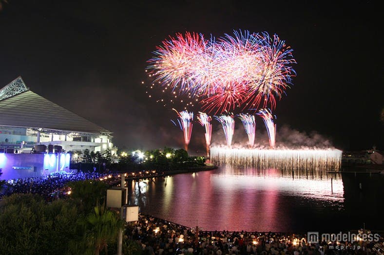 12月23日24日には花火も打ち上げられる/横浜・八景島シーパラダイス