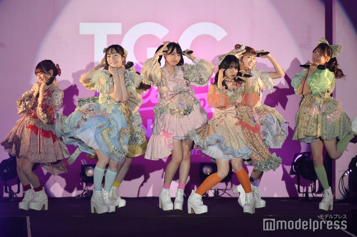 FRUITS ZIPPER(C)モデルプレス