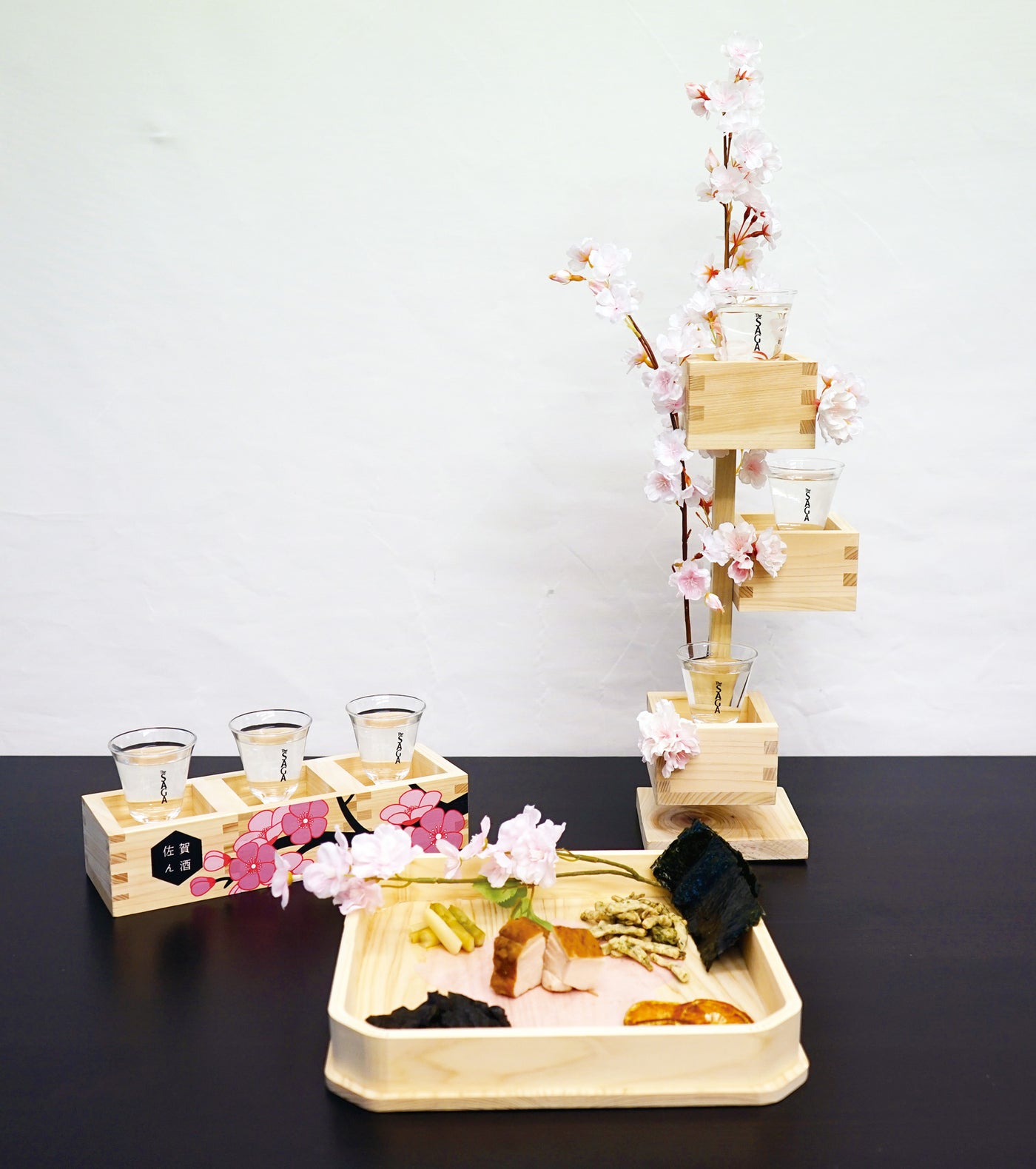 一本桜＆佐賀名産おつまみの6種盛り合わせ／画像提供：アフロ＆コー