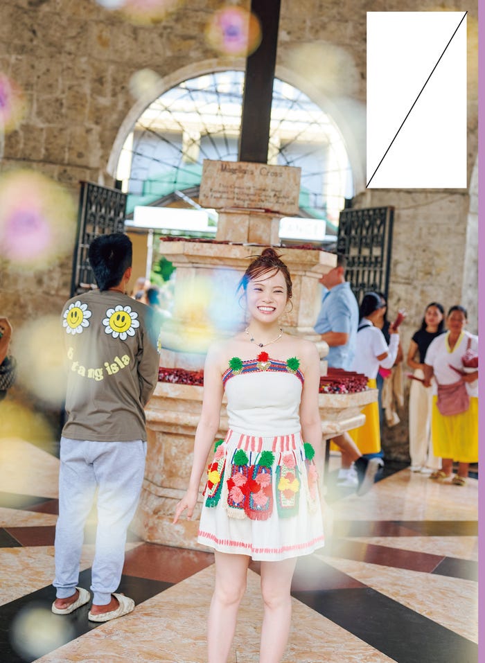 宮田愛萌1st写真集「Lilas」裏表紙(撮影/花盛友里)