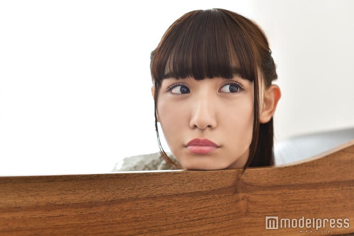 浅川梨奈(C)モデルプレス